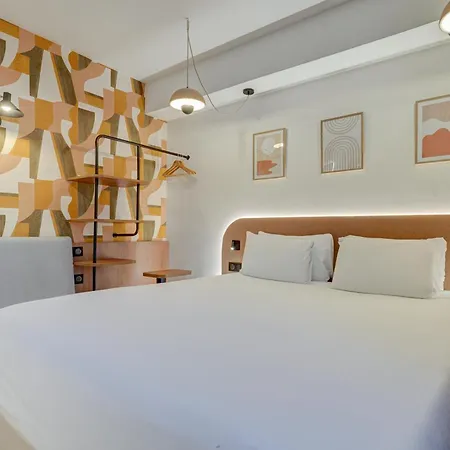 Ibis Styles Palais Des Congres Velodrome Hotel 3*