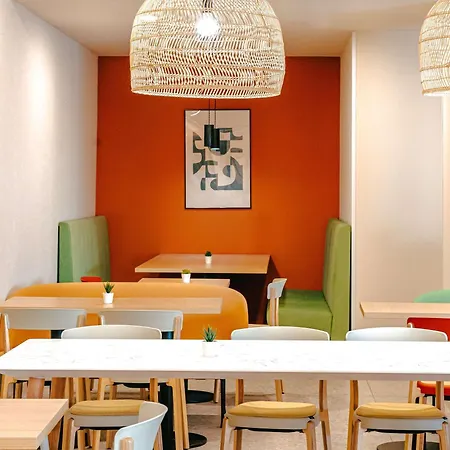 Hotel Ibis Styles Palais Des Congres Velodrome 3*